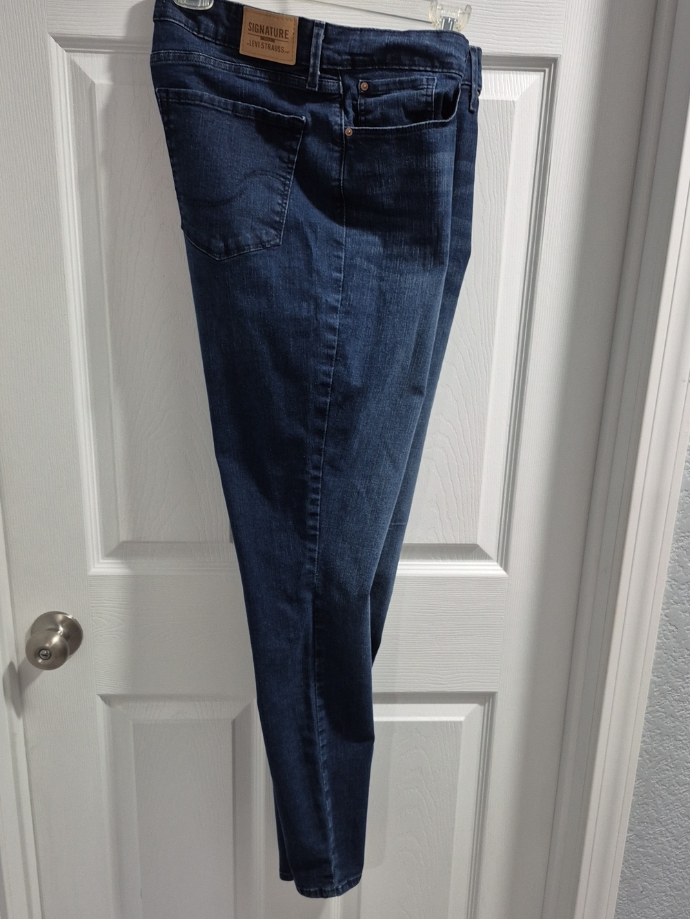 Signature by Levi Strauss Indigo Straight-Leg Jeans 33X32 - Picture 1 of 6